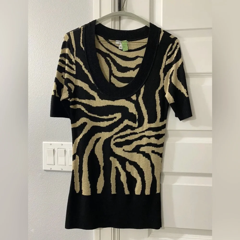 Cache top size small. - Picture 1 of 9